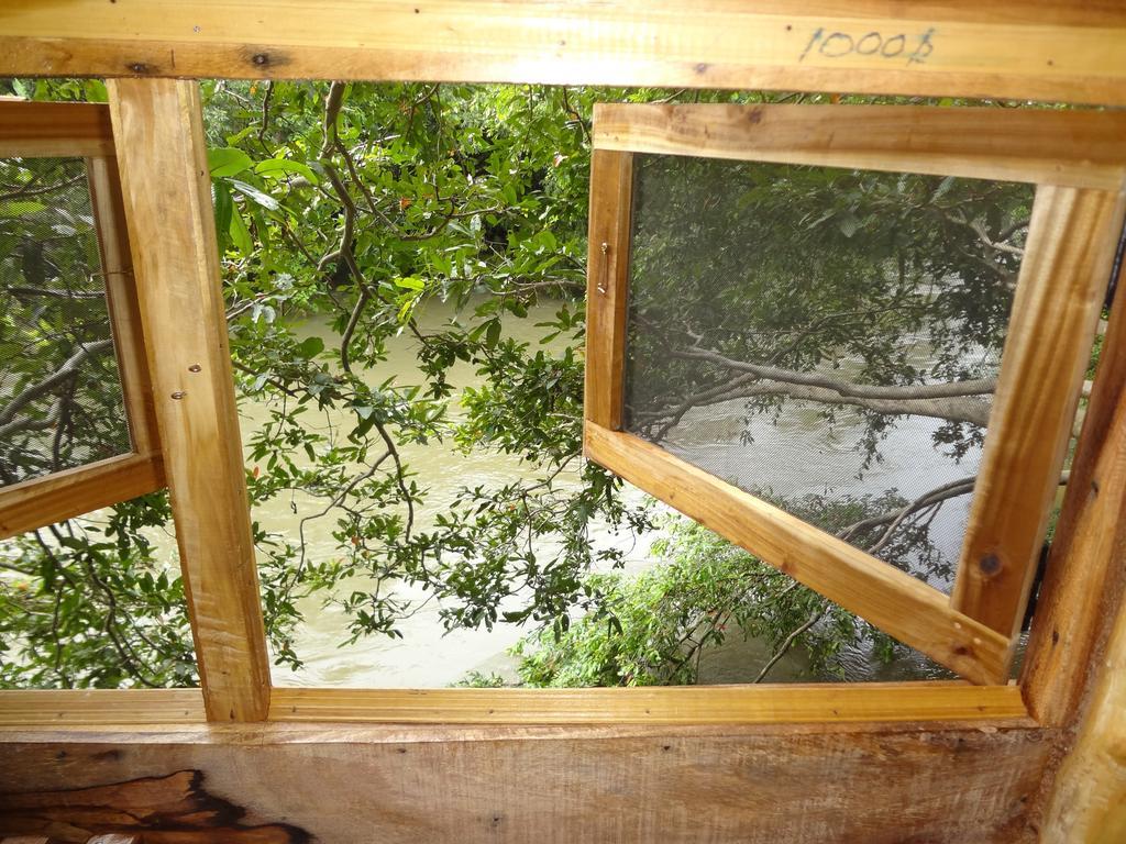 Kumbuk Tree House Villa Tissamaharama