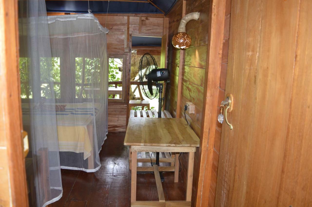 Kumbuk Tree House * Tissamaharama